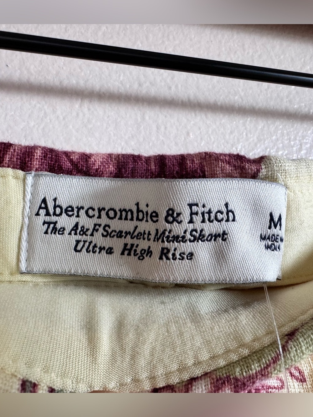 The A&F Ultra High Rise Scarlett Yellow & Wine Floral Linen-Blend Mini Skort - M - Picture 5 of 16